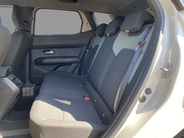 Dacia Duster (2025) — foto 6 van 20