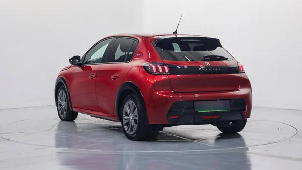 Peugeot E-208 (2022) — foto 23 van 99