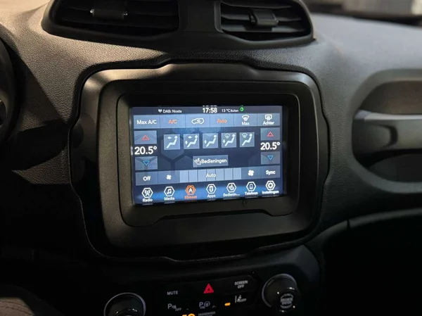 Jeep Renegade (2020) — foto 4 van 17