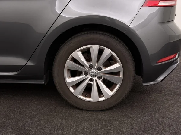VOLKSWAGEN Golf (2018) — foto 7 van 26