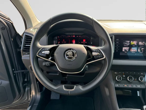 SKODA Karoq (2022) — foto 3 van 16