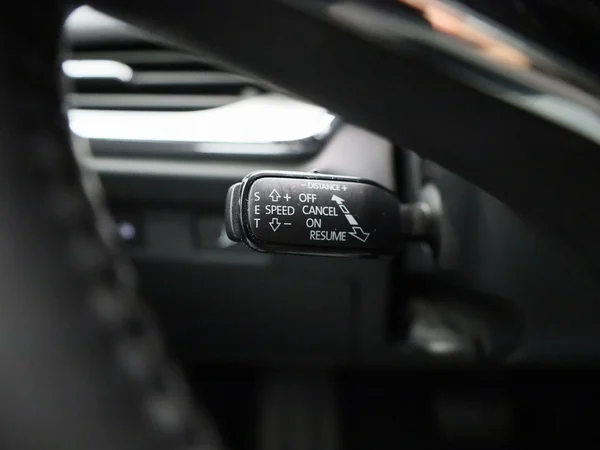 Škoda Enyaq iV (2023) — foto 15 van 37