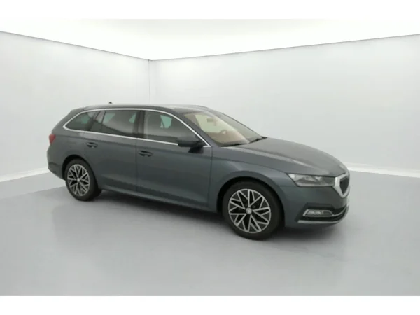 SKODA Octavia Combi (2021) — foto 28 van 36