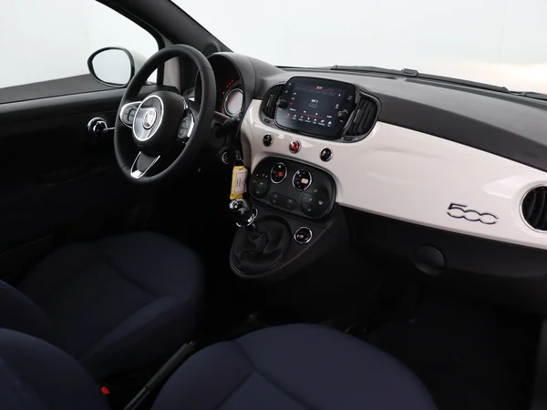 FIAT 500C (2022) — foto 3 van 26