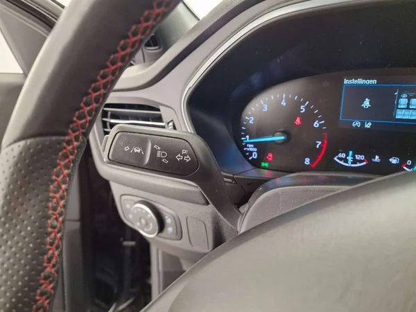 Ford Focus (2023) — foto 6 van 15