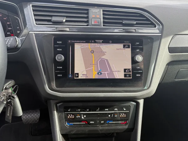 VOLKSWAGEN Tiguan (2023) — foto 4 van 21