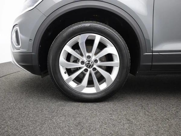 VOLKSWAGEN T-Roc (2023) — foto 11 van 19