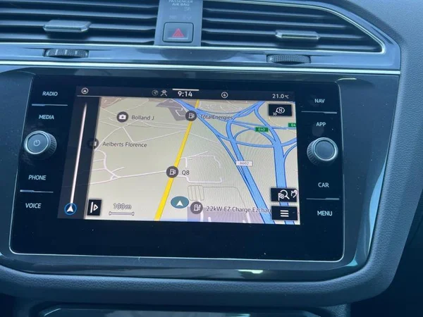 VOLKSWAGEN Tiguan Dsl (2022) — foto 14 van 28