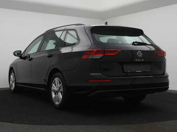 VOLKSWAGEN Golf VIII SW (2022) — foto 2 van 23