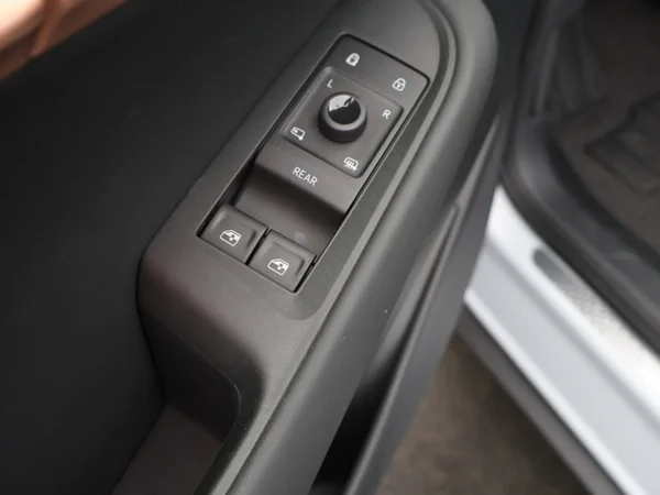 CUPRA Tavascan (2025) — foto 9 van 23