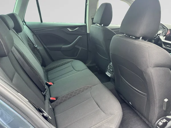 SKODA Kamiq (2021) — foto 3 van 24