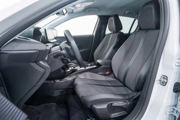 Peugeot E-208 (2021) — foto 3 van 51