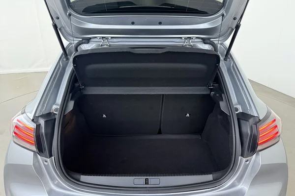 Peugeot 208 (2024) — foto 12 van 16