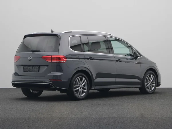 VOLKSWAGEN Touran (2023) — foto 12 van 22
