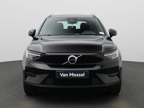Volvo XC40 (2023) — foto 23 van 39