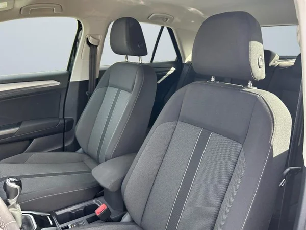 VOLKSWAGEN T-Roc (2022) — foto 2 van 31