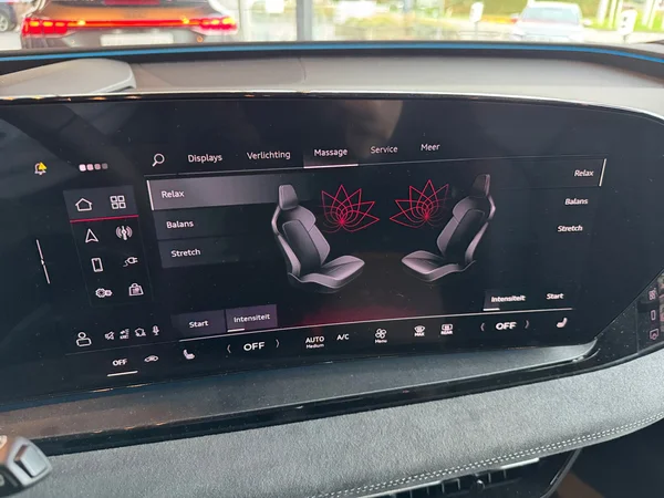 AUDI SQ6 e-tron (2026) — foto 21 van 23