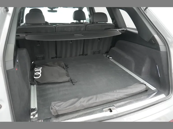 AUDI Q7 PHEV (2023) — foto 25 van 39