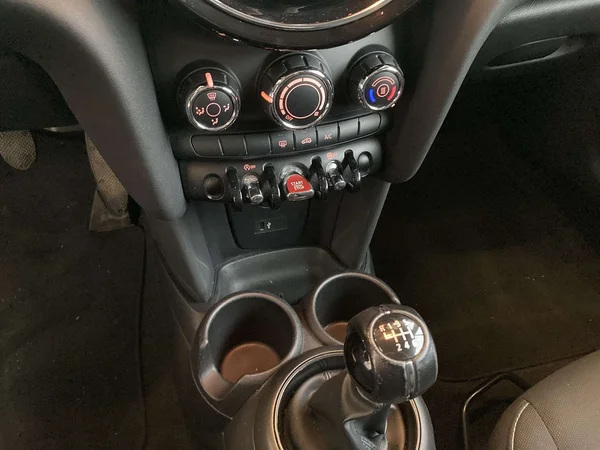MINI One (2022) — foto 6 van 19