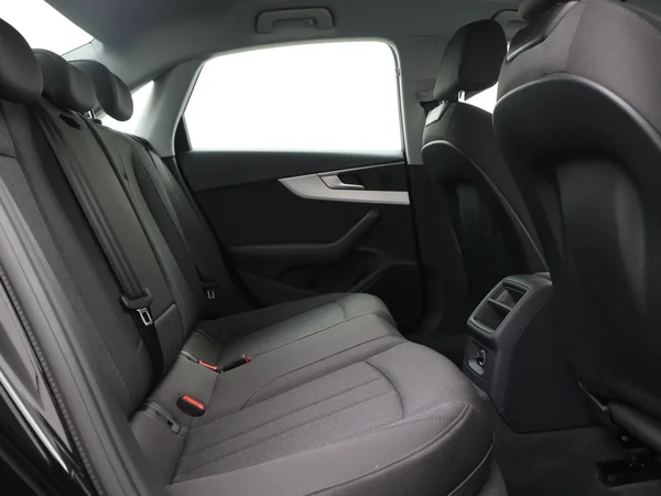 AUDI A4 (2020) — foto 3 van 25