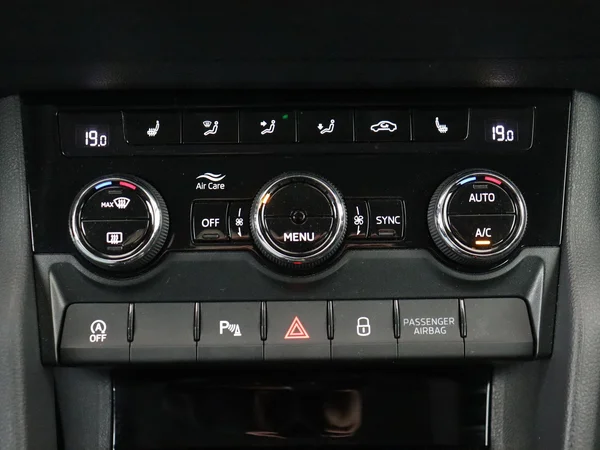 SKODA Karoq (2024) — foto 10 van 18