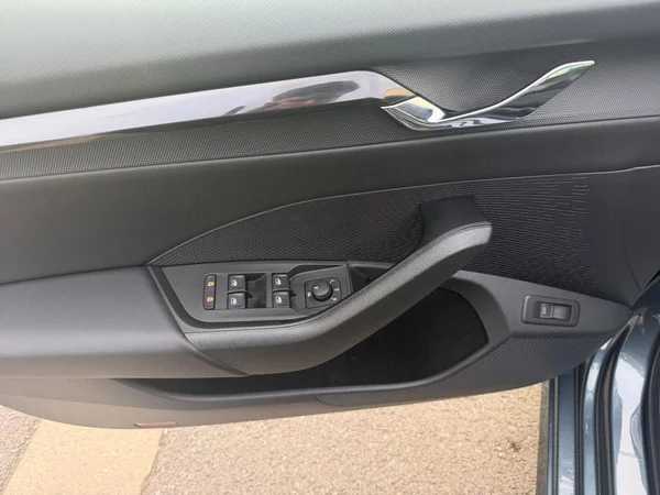 SKODA Octavia Combi (2021) — foto 16 van 21