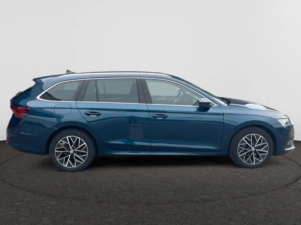 SKODA Octavia Combi Dsl (2022) — foto 18 van 21