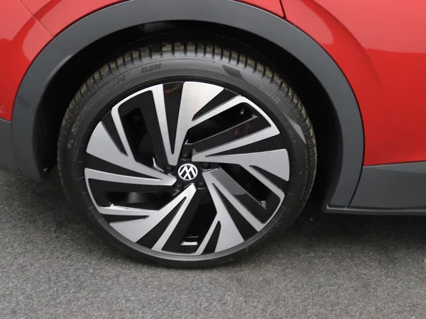 VOLKSWAGEN ID.4 (2024) — foto 11 van 31
