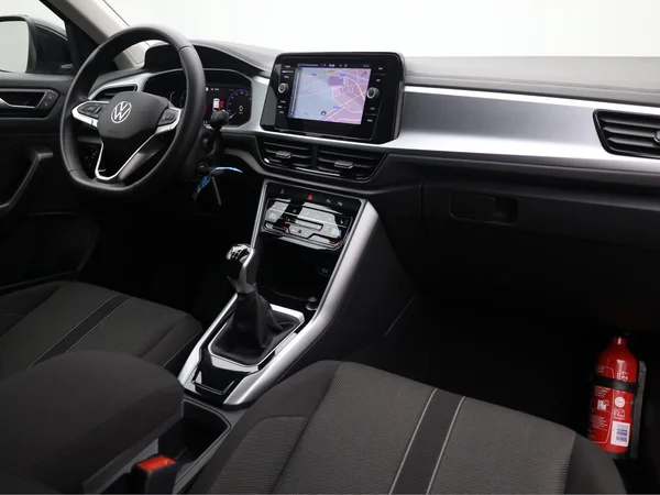 VOLKSWAGEN T-Roc (2022) — foto 13 van 19