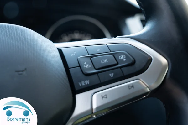 Volkswagen Tiguan (2021) — foto 4 van 39