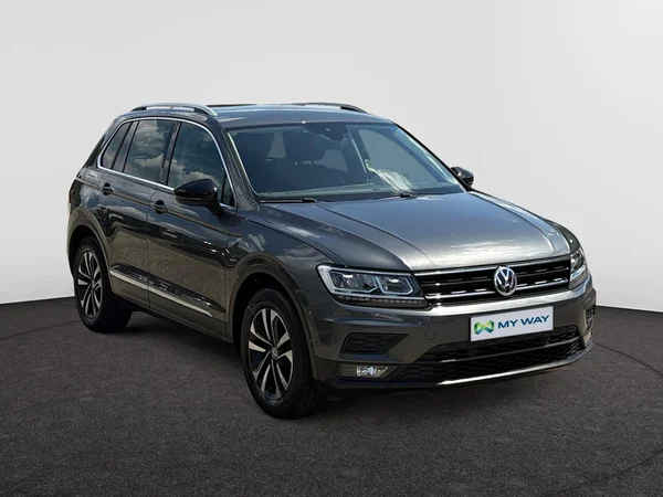 VOLKSWAGEN Tiguan (2019) — foto 12 van 24