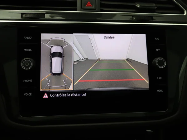 VOLKSWAGEN Tiguan (2021) — foto 13 van 21