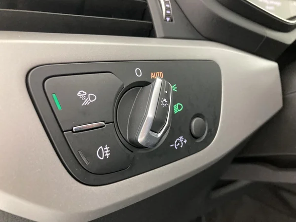 AUDI A4 Avant (2023) — foto 9 van 36
