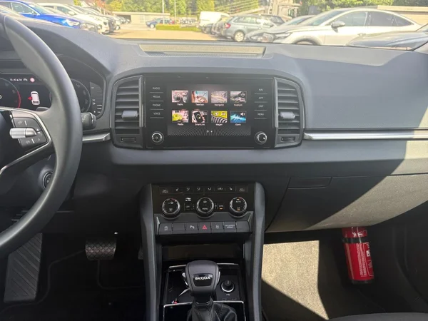 SKODA Karoq (2025) — foto 3 van 24
