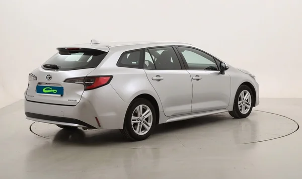 Toyota Corolla SW Hybrid (HEV) (2022) — foto 31 van 35