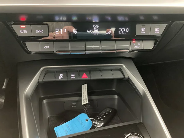 AUDI A3 Sedan (2022) — foto 17 van 36