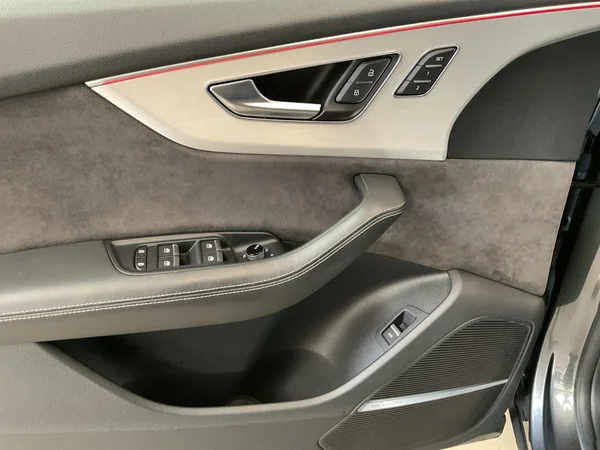 AUDI Q8 (2020) — foto 8 van 23