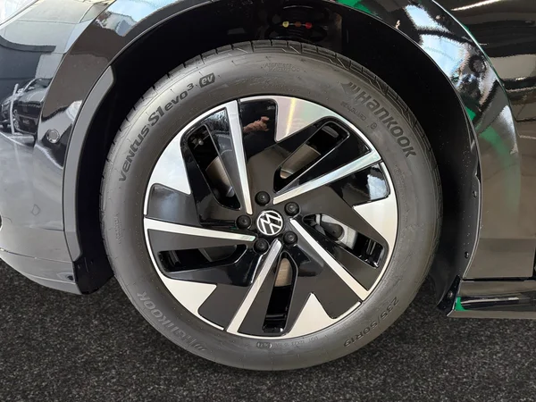 VOLKSWAGEN ID.7 Tourer (2025) — foto 2 van 20