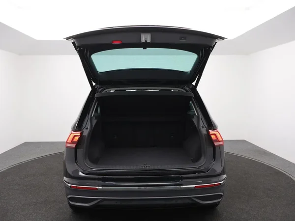 Volkswagen Tiguan (2022) — foto 6 van 25
