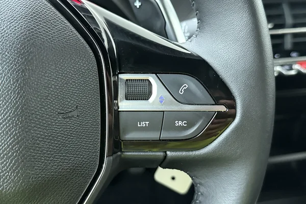 Peugeot 2008 (2025) — foto 7 van 16