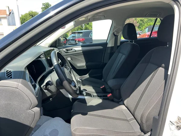 VOLKSWAGEN T-Roc (2023) — foto 3 van 24