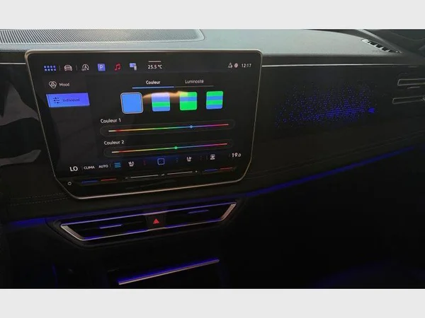 Volkswagen Tiguan (2024) — foto 16 van 26