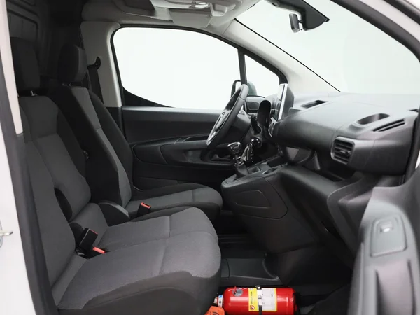 Opel Combo (2022) — foto 6 van 39