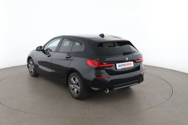 BMW 1-serie (2022) — foto 10 van 16
