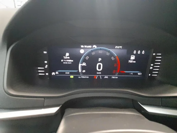 SKODA Karoq (2026) — foto 7 van 23