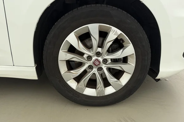 Fiat Tipo Hatchback (2019) — foto 10 van 23