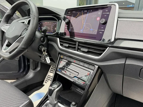 Volkswagen T-Roc (2023) — foto 26 van 26
