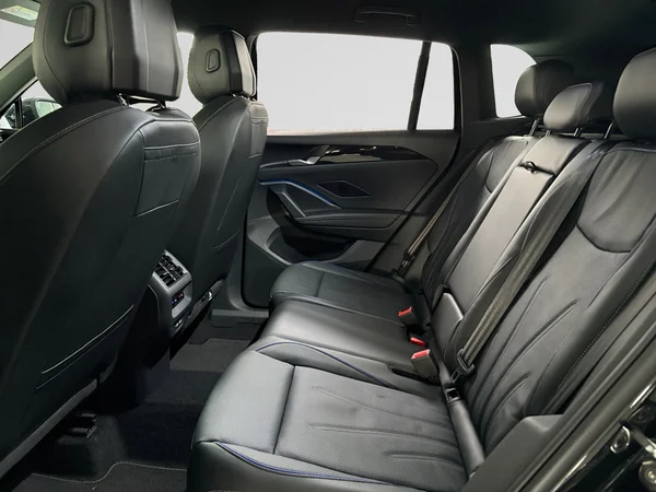 VOLKSWAGEN Tiguan eHybrid (PHEV) (2025) — foto 23 van 24