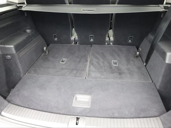 VOLKSWAGEN Touran (2022) — foto 4 van 25