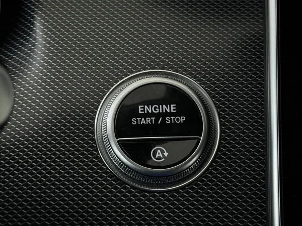 MERCEDES C 180 (2022) — foto 15 van 30